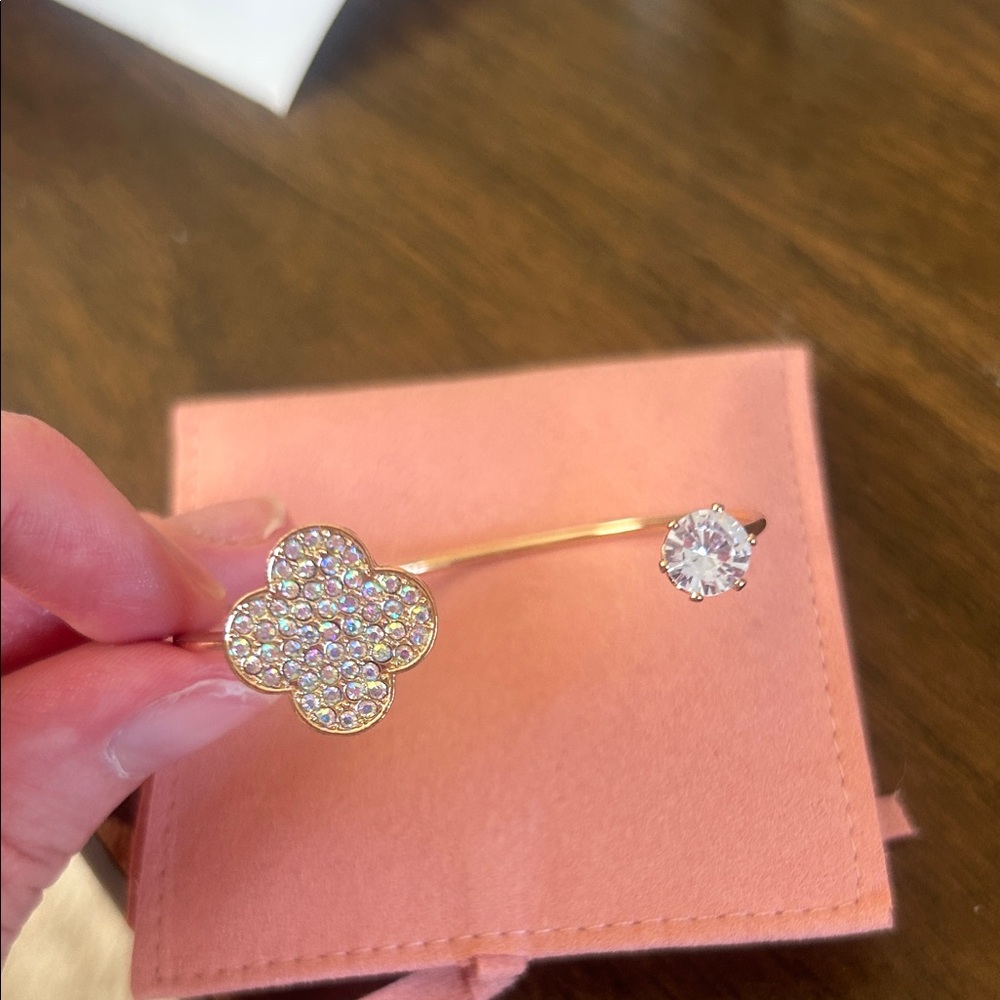 Gold clover Bracelet with Crystal Accents